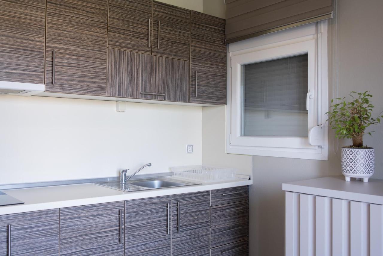Vertigo Seaside Apartments นิกิติ ภายนอก รูปภาพ