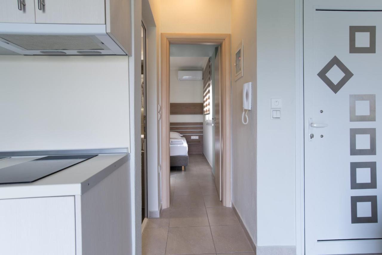 Vertigo Seaside Apartments นิกิติ ภายนอก รูปภาพ
