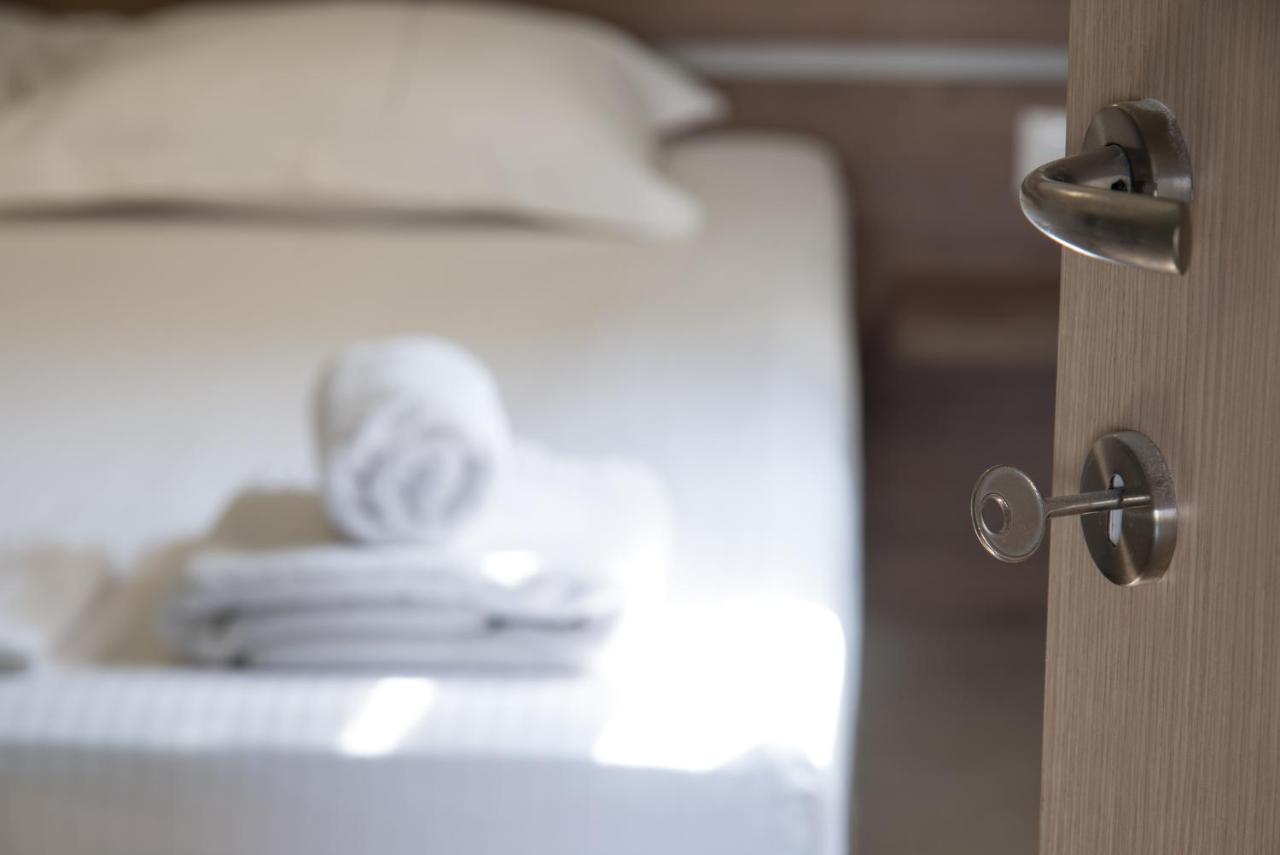 Vertigo Seaside Apartments นิกิติ ภายนอก รูปภาพ