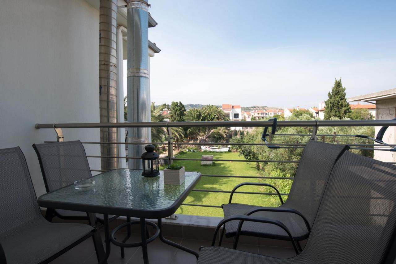 Vertigo Seaside Apartments นิกิติ ภายนอก รูปภาพ