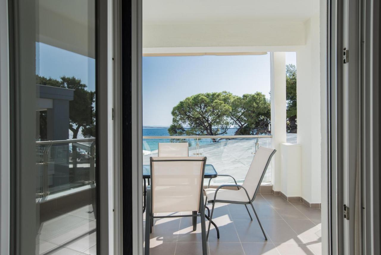 Vertigo Seaside Apartments นิกิติ ภายนอก รูปภาพ