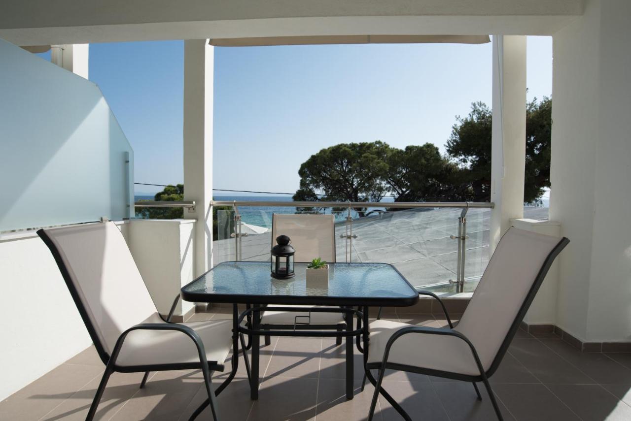 Vertigo Seaside Apartments นิกิติ ภายนอก รูปภาพ